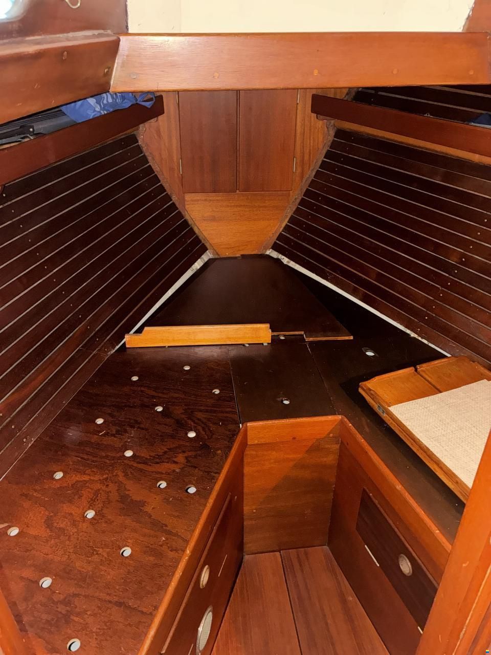 Hallberg-Rassy Mistral 33