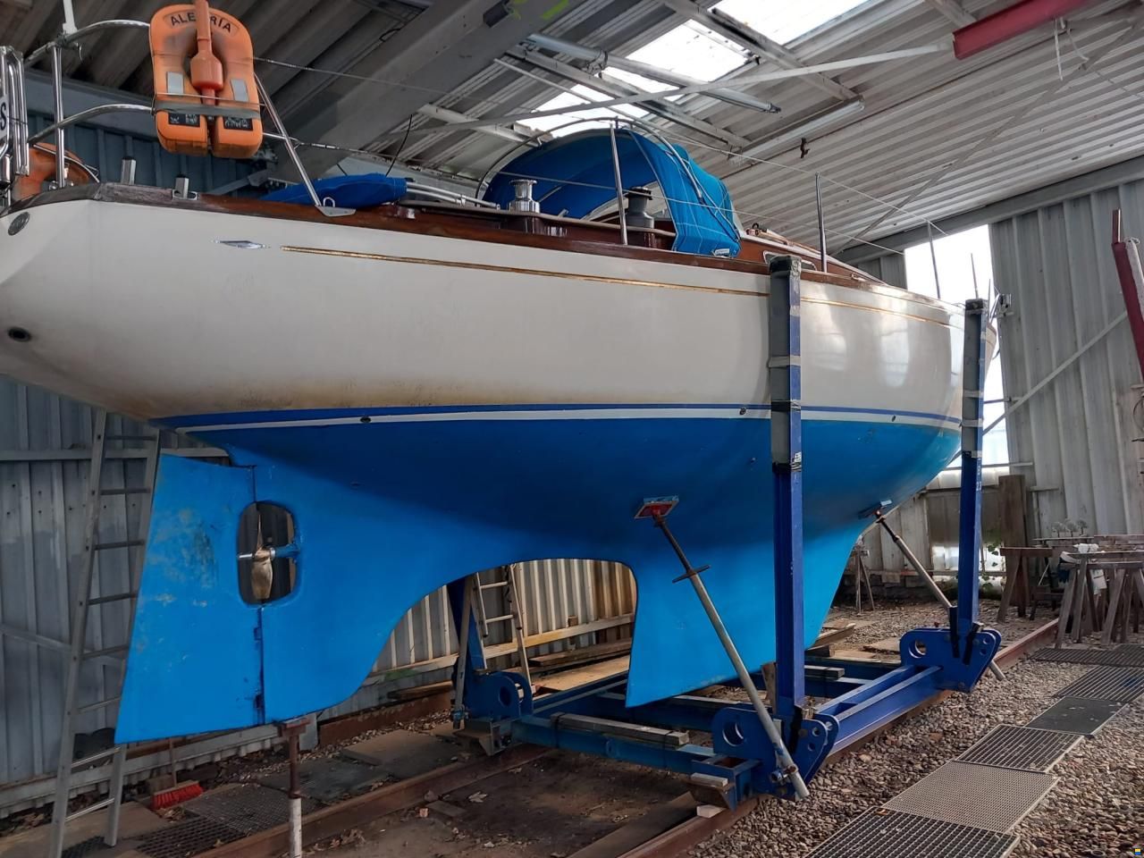 Hallberg-Rassy Mistral 33