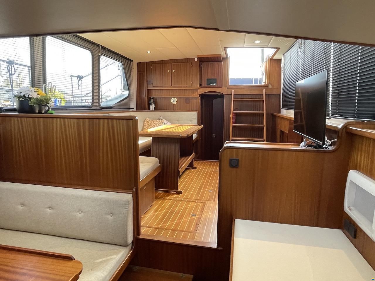 Privateer 37 Hybride