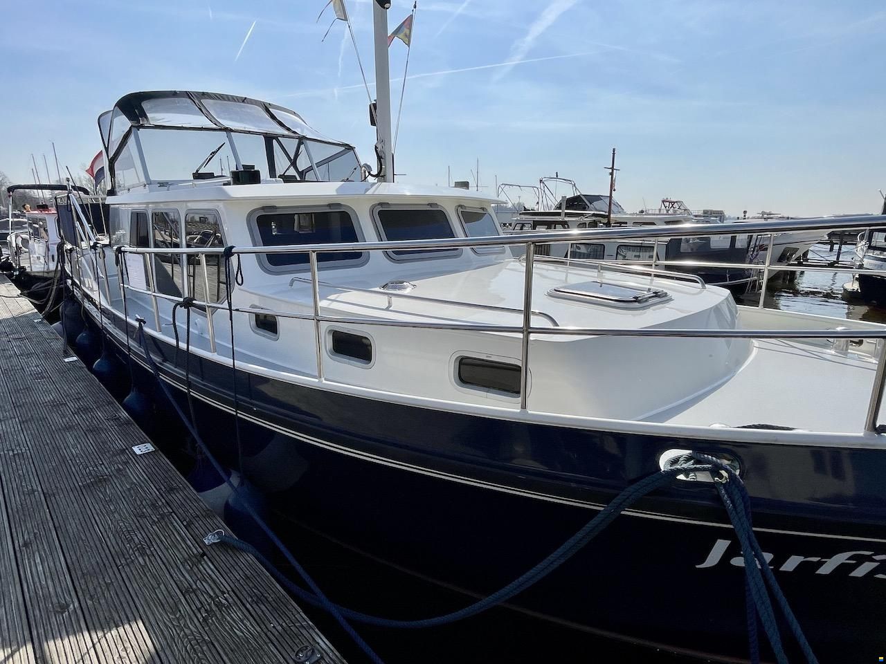 Privateer 37 Hybride
