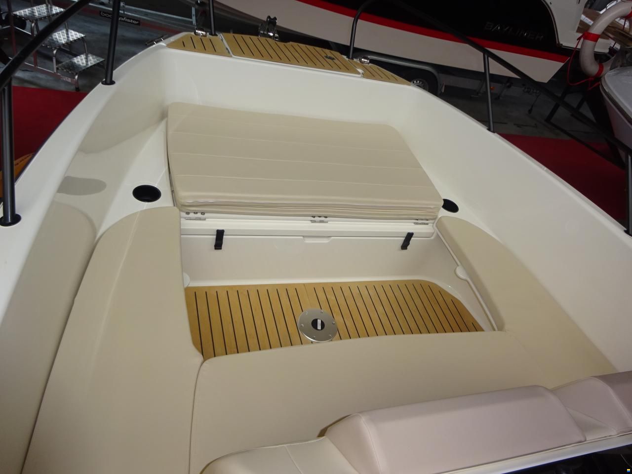 Quicksilver Activ 705 Open