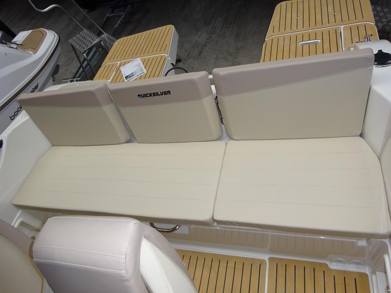 Quicksilver Activ 705 Open