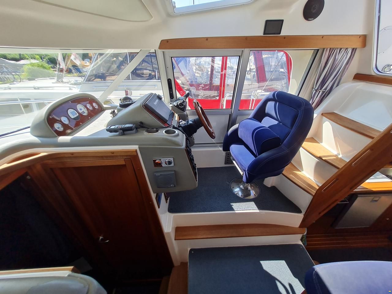 Nimbus 340 Commander