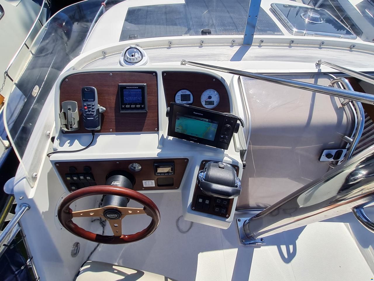 Nimbus 340 Commander