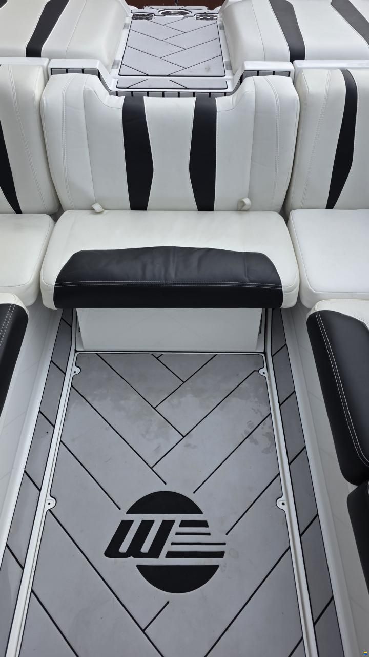Malibu Wakesetter 22 LSV