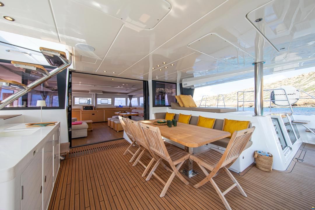 Lagoon 620