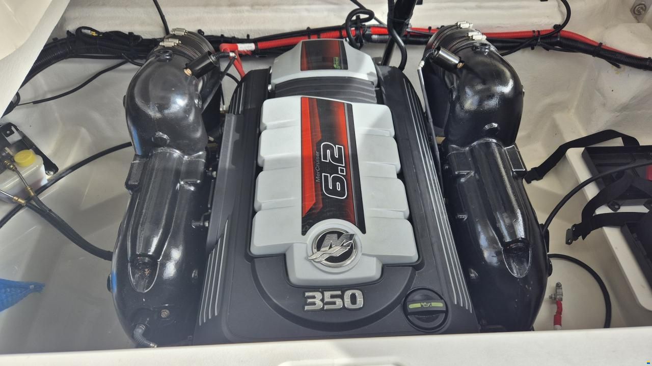 Sea Ray SLX 250 Europe