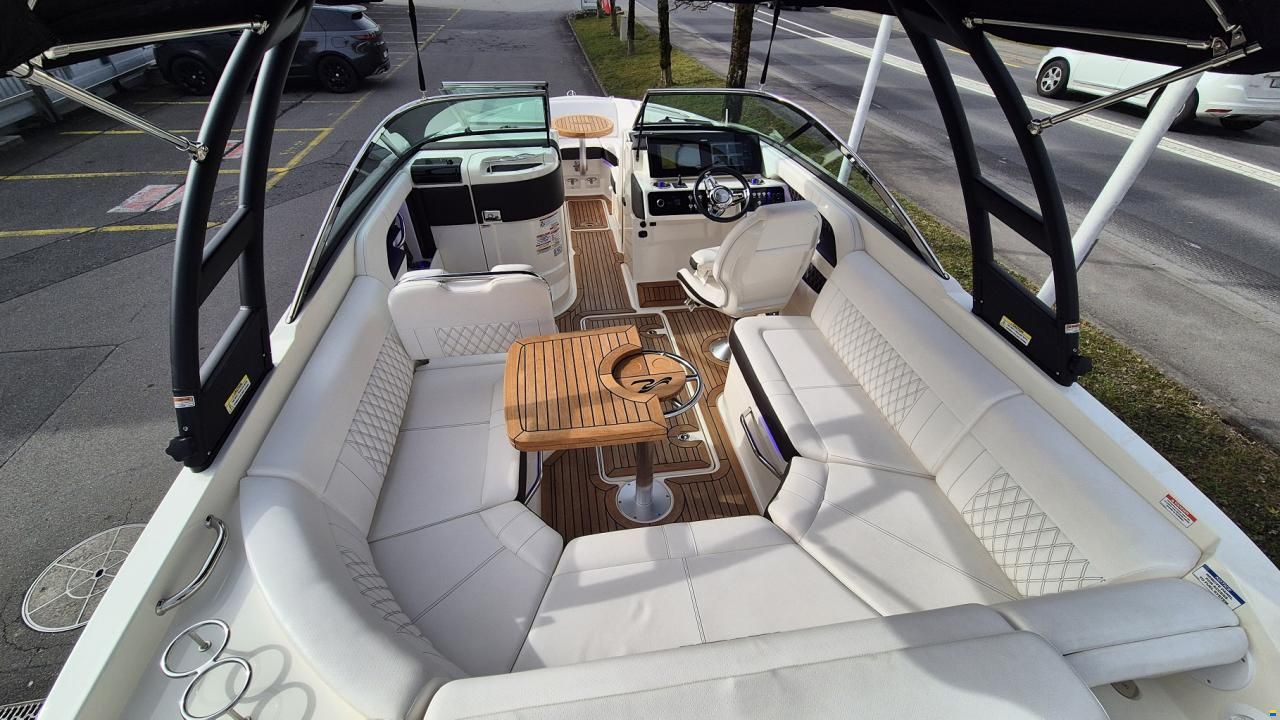 Sea Ray SLX 250 Europe