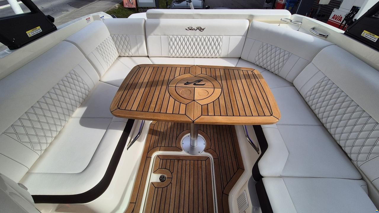 Sea Ray SLX 250 Europe