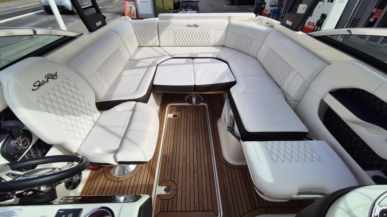 Sea Ray SLX 250 Europe