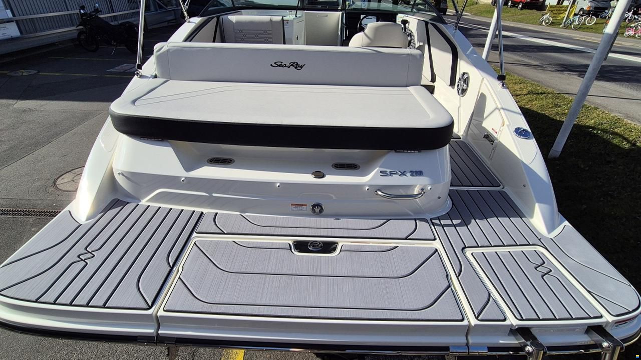 Sea Ray SPX 210 Europe