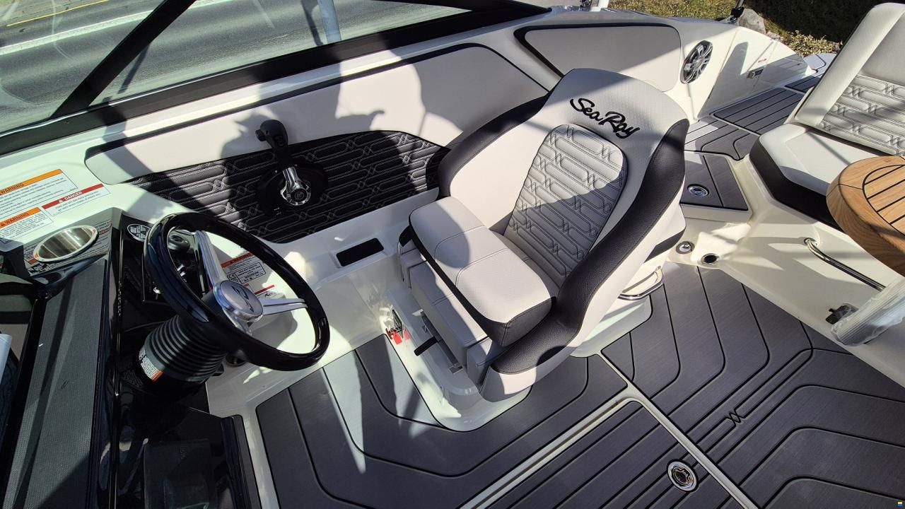 Sea Ray SPX 210 Europe