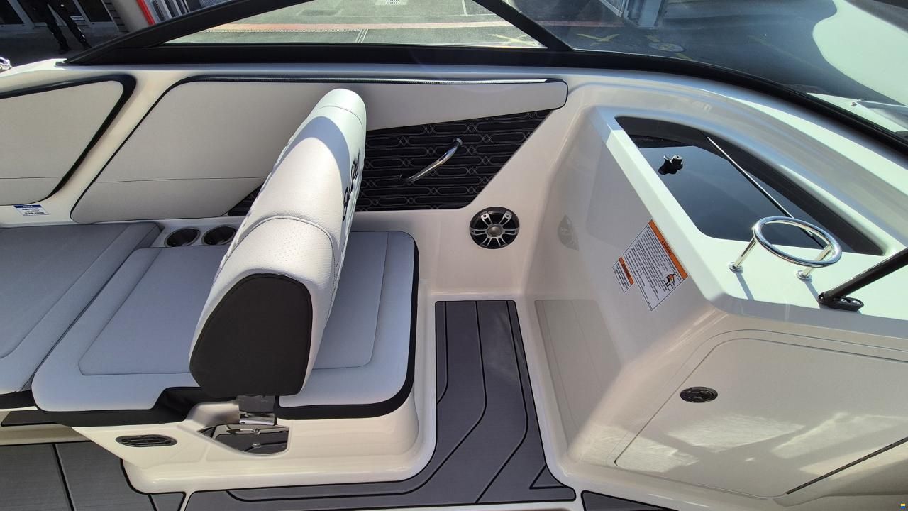 Sea Ray SPX 210 Europe