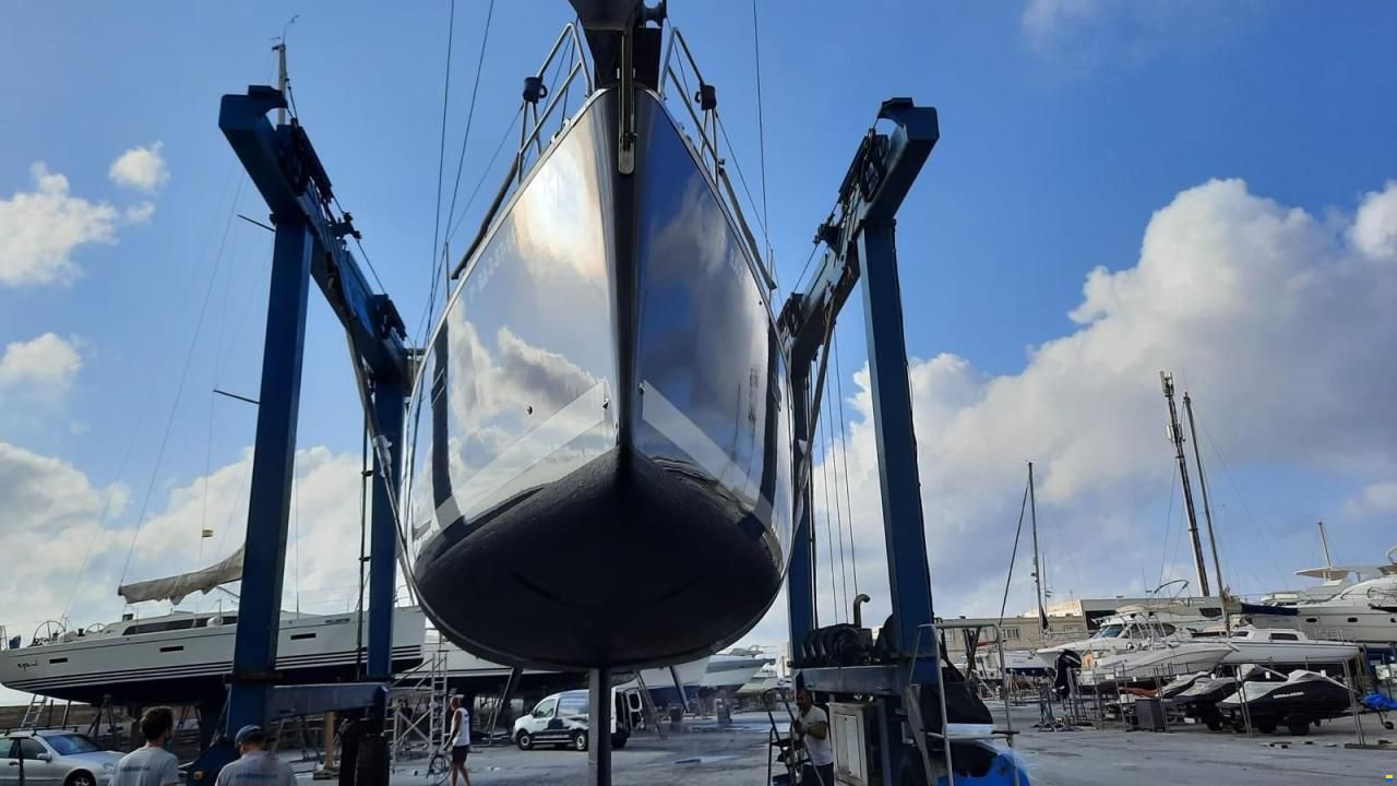 Bavaria 55