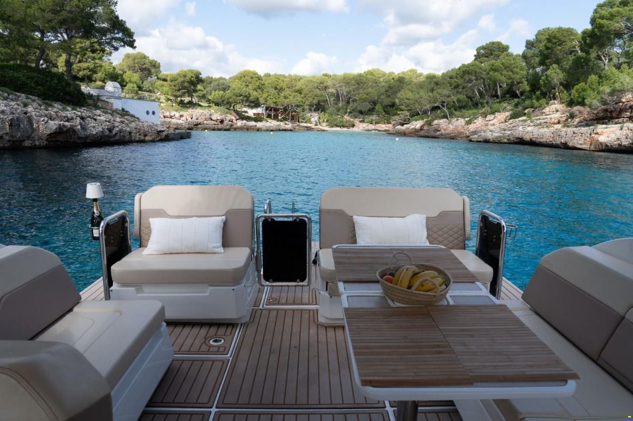 AQUILA 32 Sport