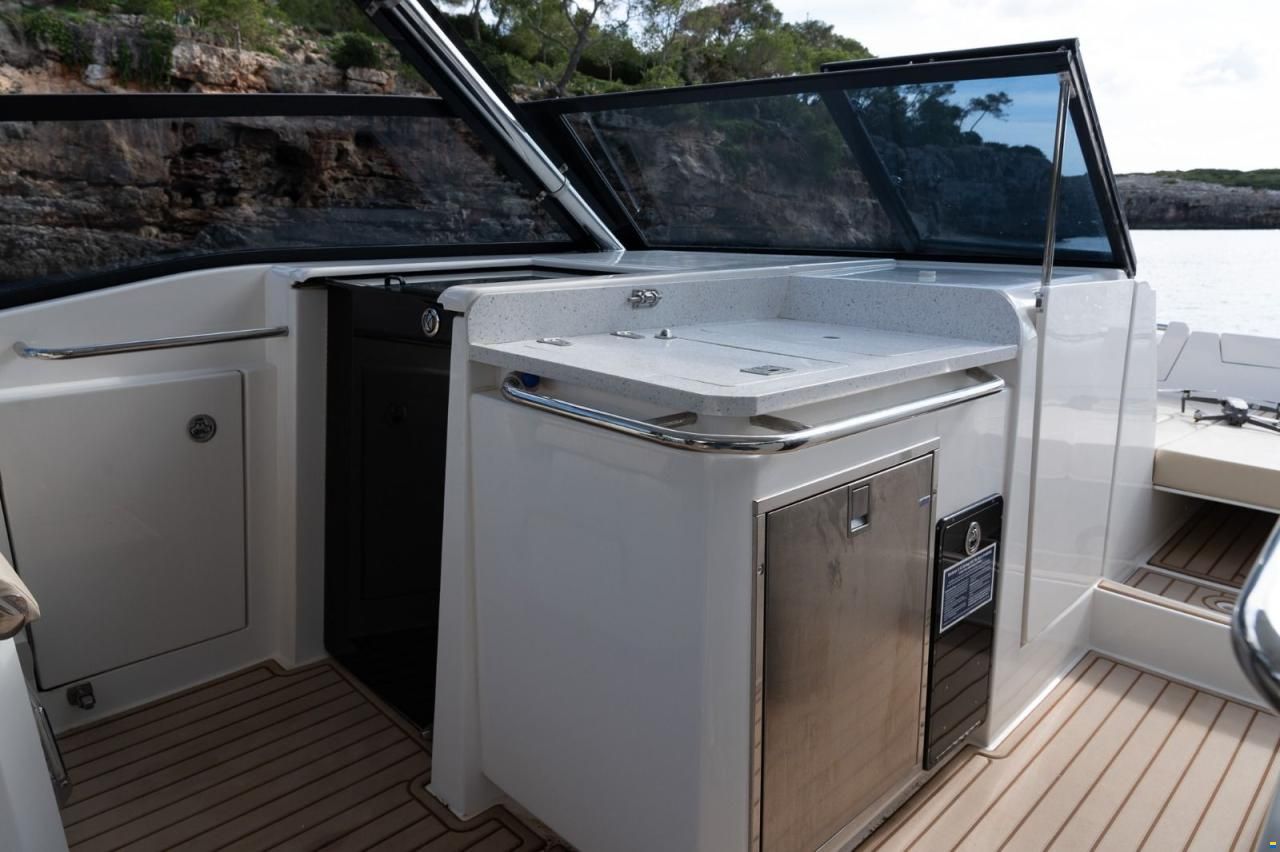 AQUILA 32 Sport