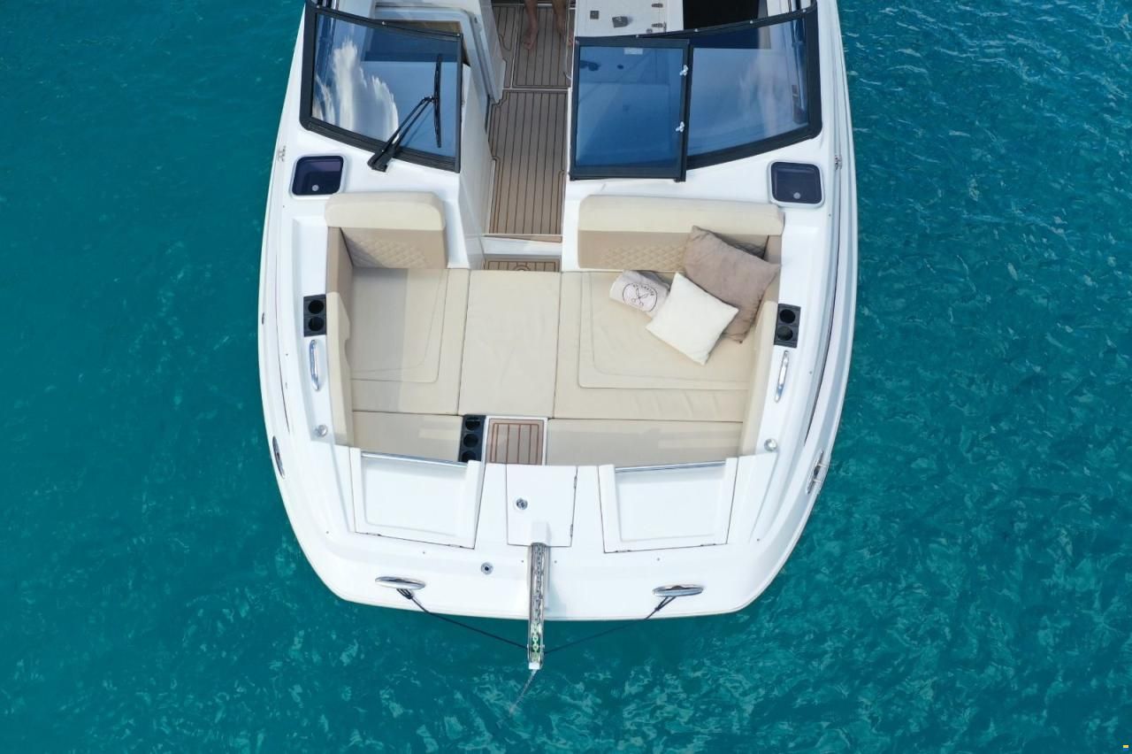 AQUILA 32 Sport