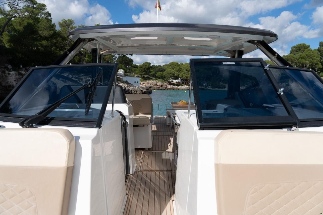 AQUILA 32 Sport