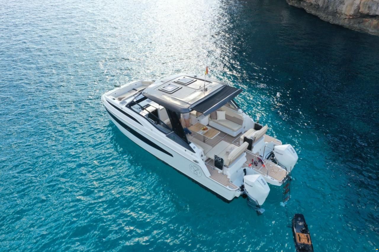 AQUILA 32 Sport