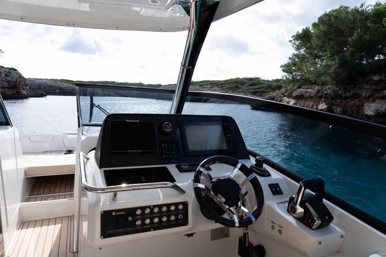 AQUILA 32 Sport