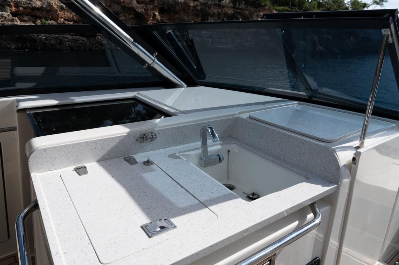AQUILA 32 Sport