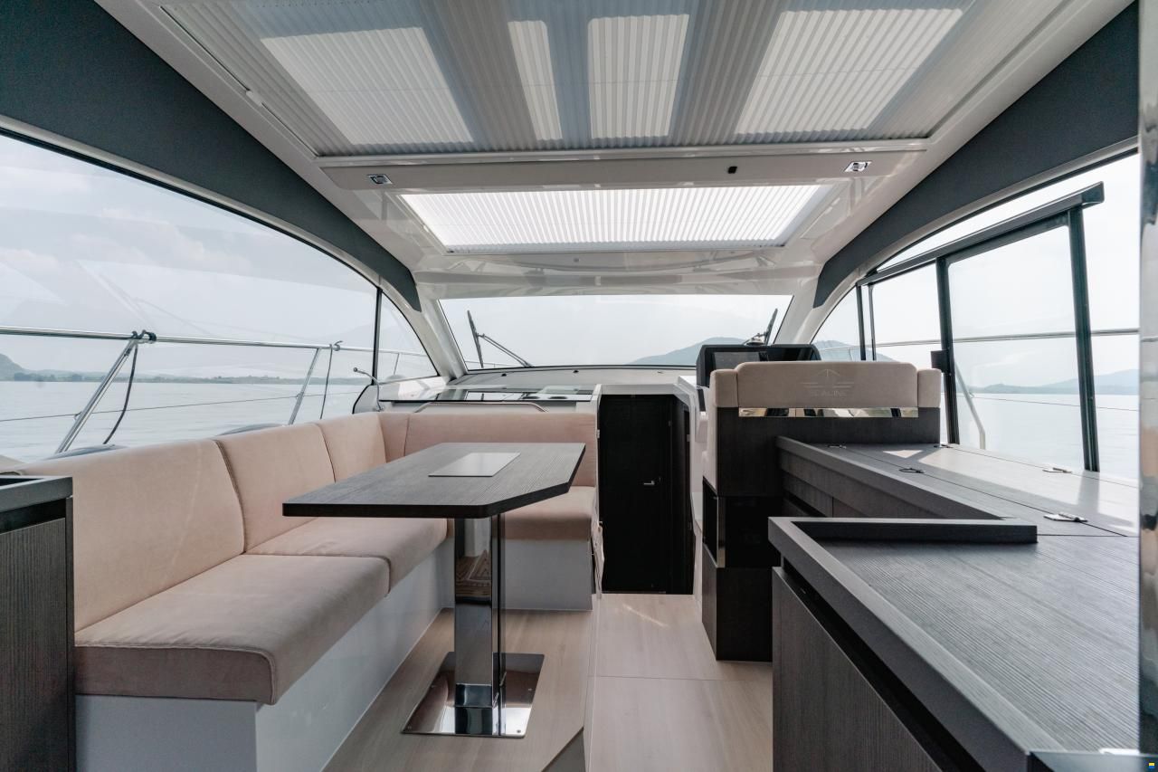 Sealine C335