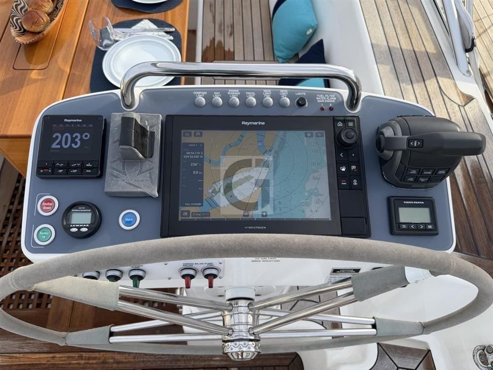 Hallberg-Rassy 57