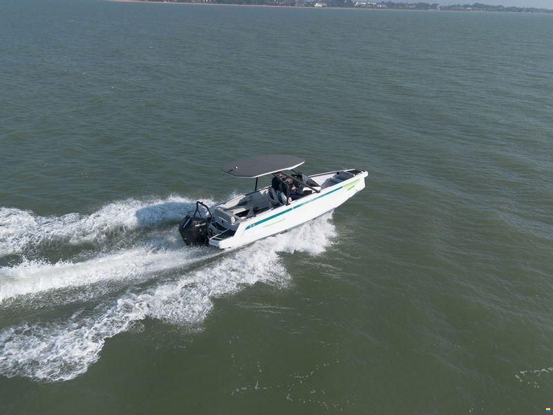 Axopar 22 T-Top Revolve