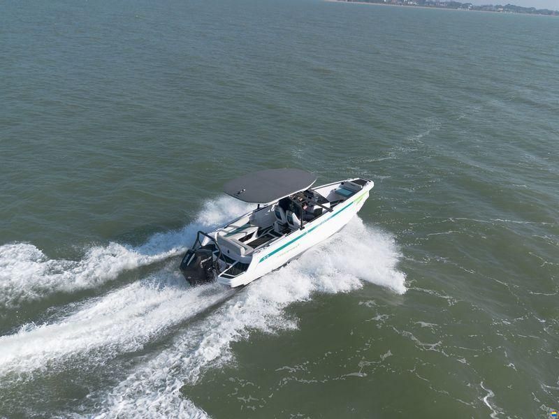 Axopar 22 T-Top Revolve