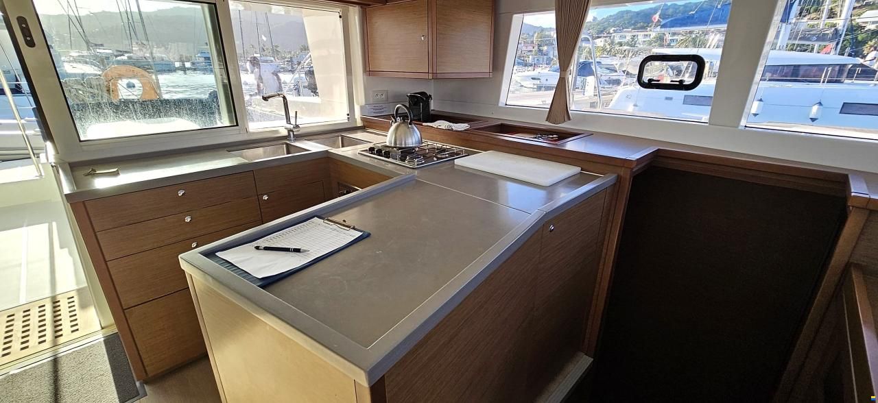 Lagoon 450