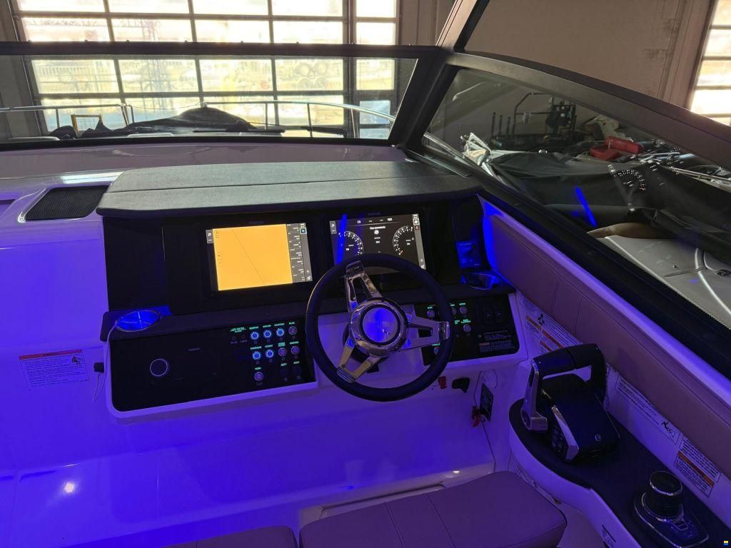 Sea Ray Sundancer 320