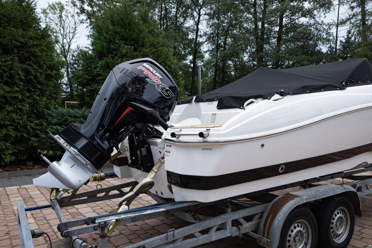 Nautic Star 203DC
