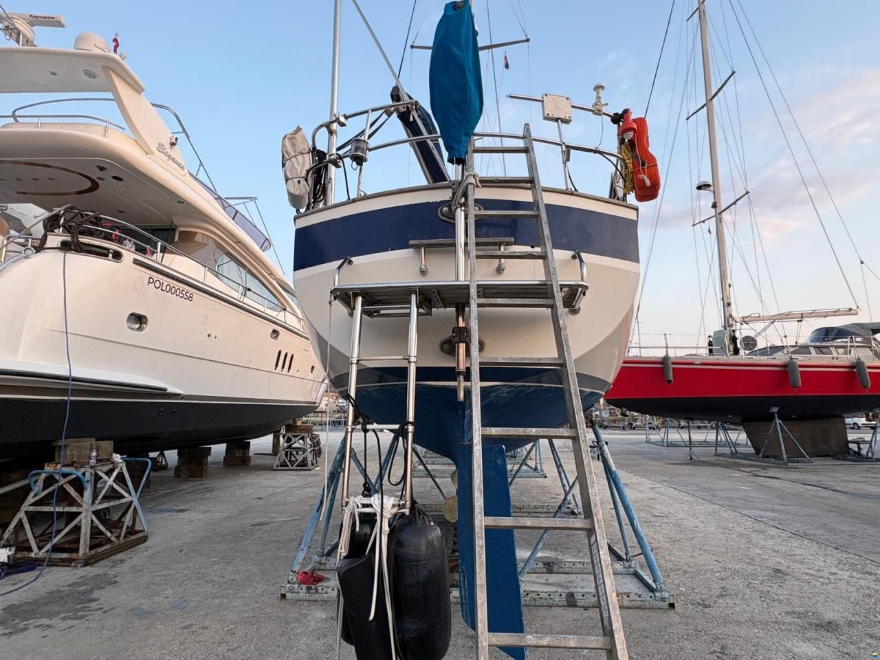 Hallberg-Rassy 352