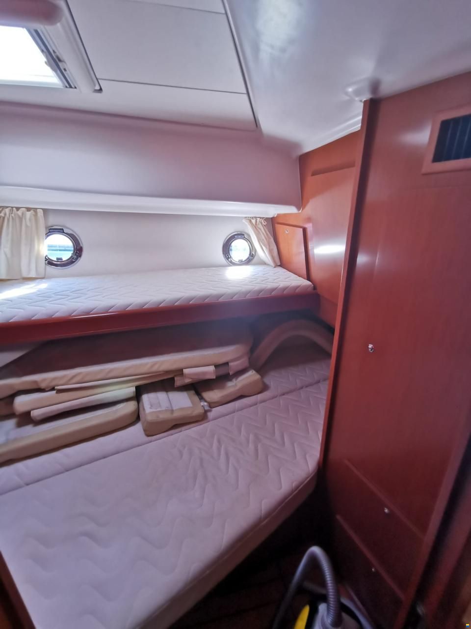 Beneteau 42 Swift Trawler