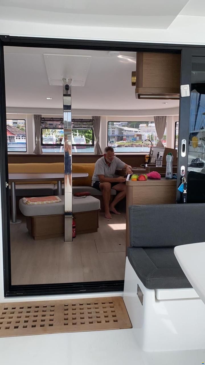 Lagoon 42