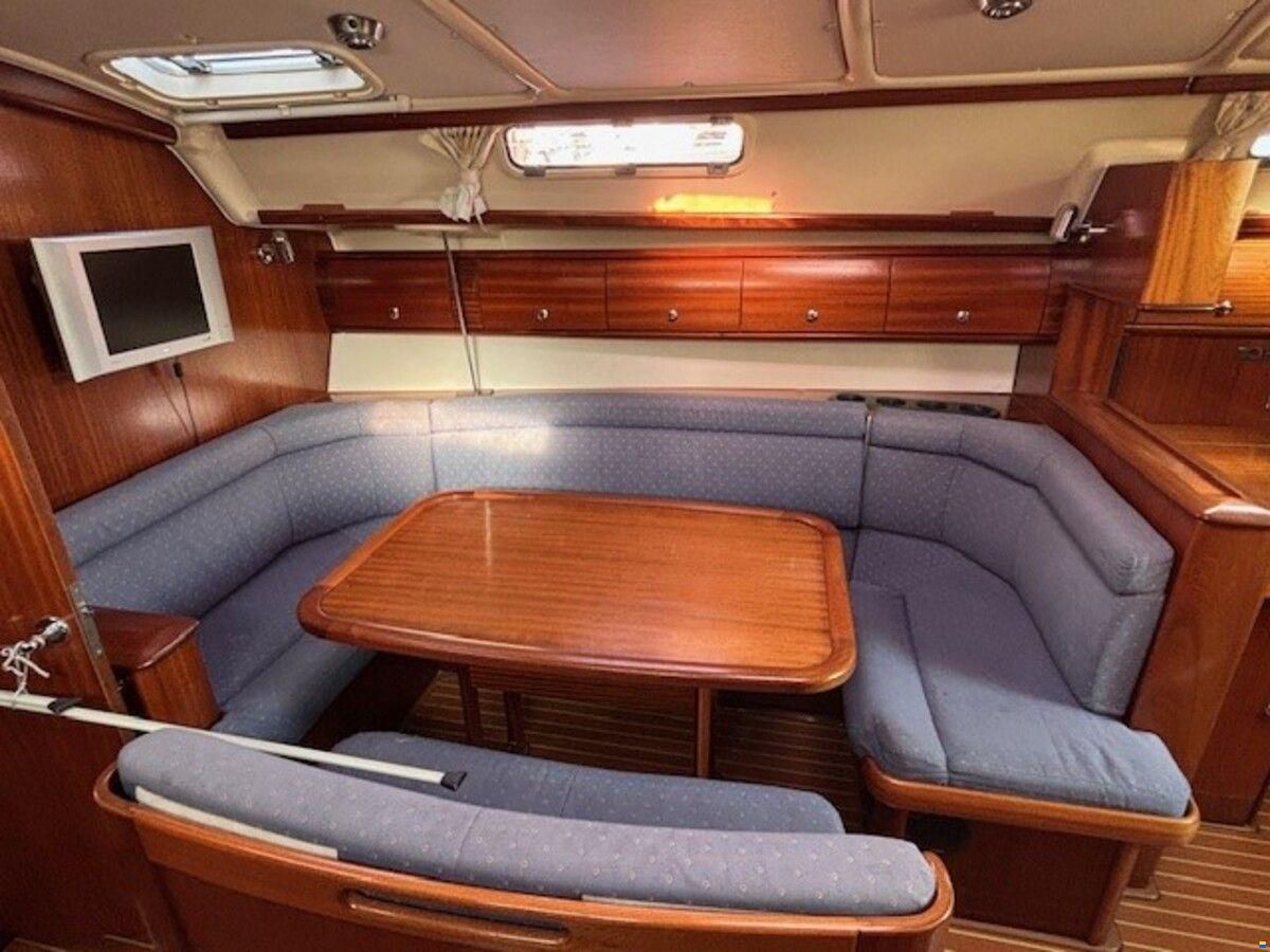 Bavaria 38-3