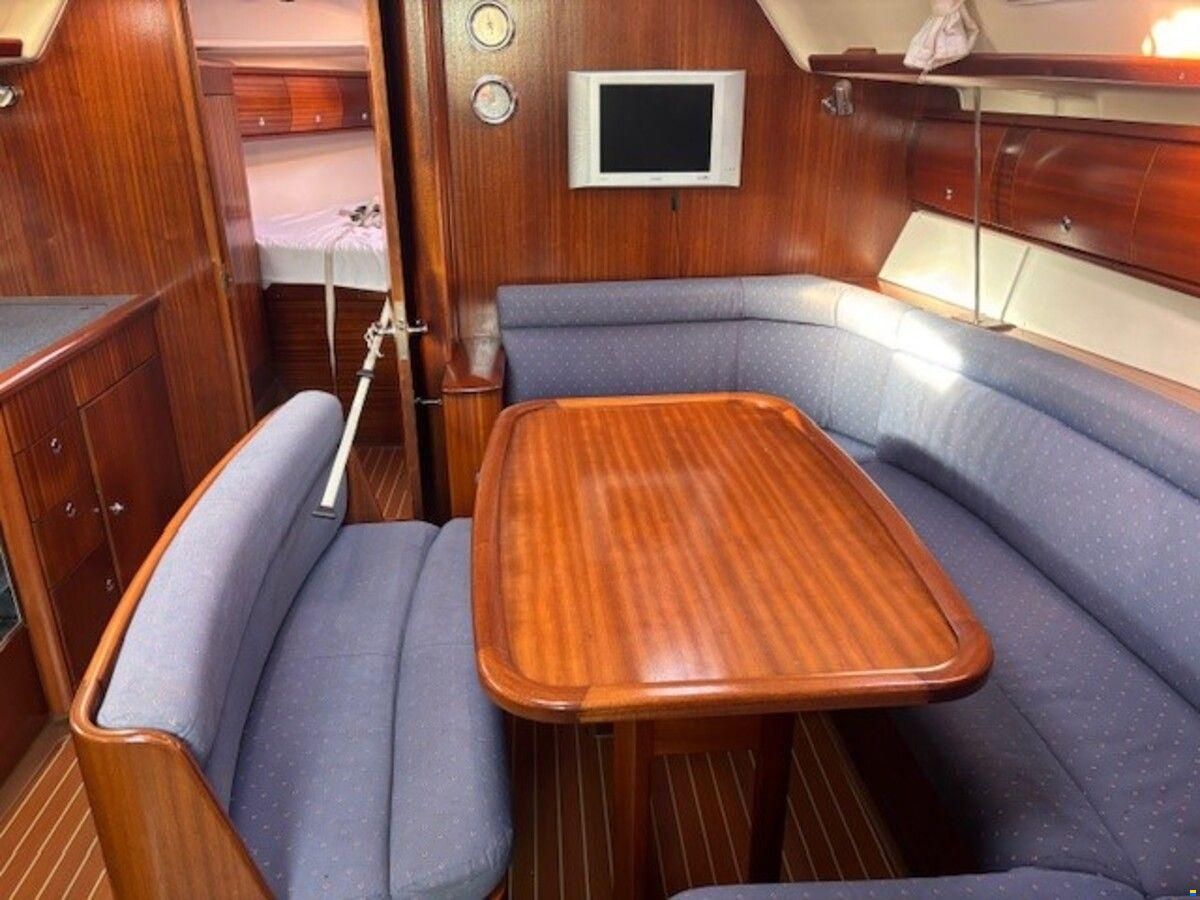 Bavaria 38-3