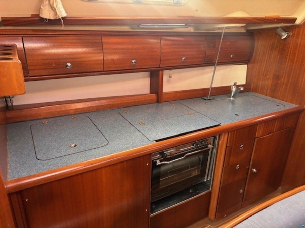 Bavaria 38-3
