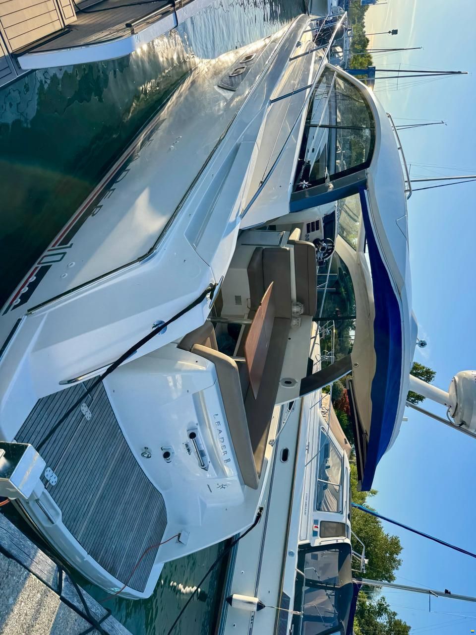 Jeanneau Leader 10 mit Bootsplatz