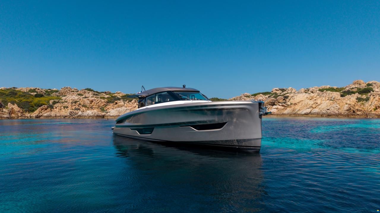 Solaris Power 52 Coupe
