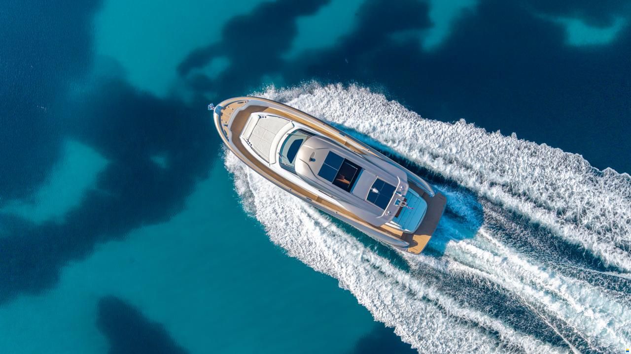 Solaris Power 52 Coupe