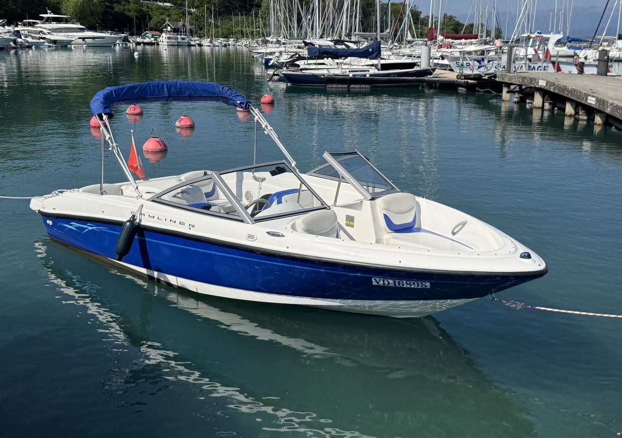Bayliner 175 Capri avec remorque