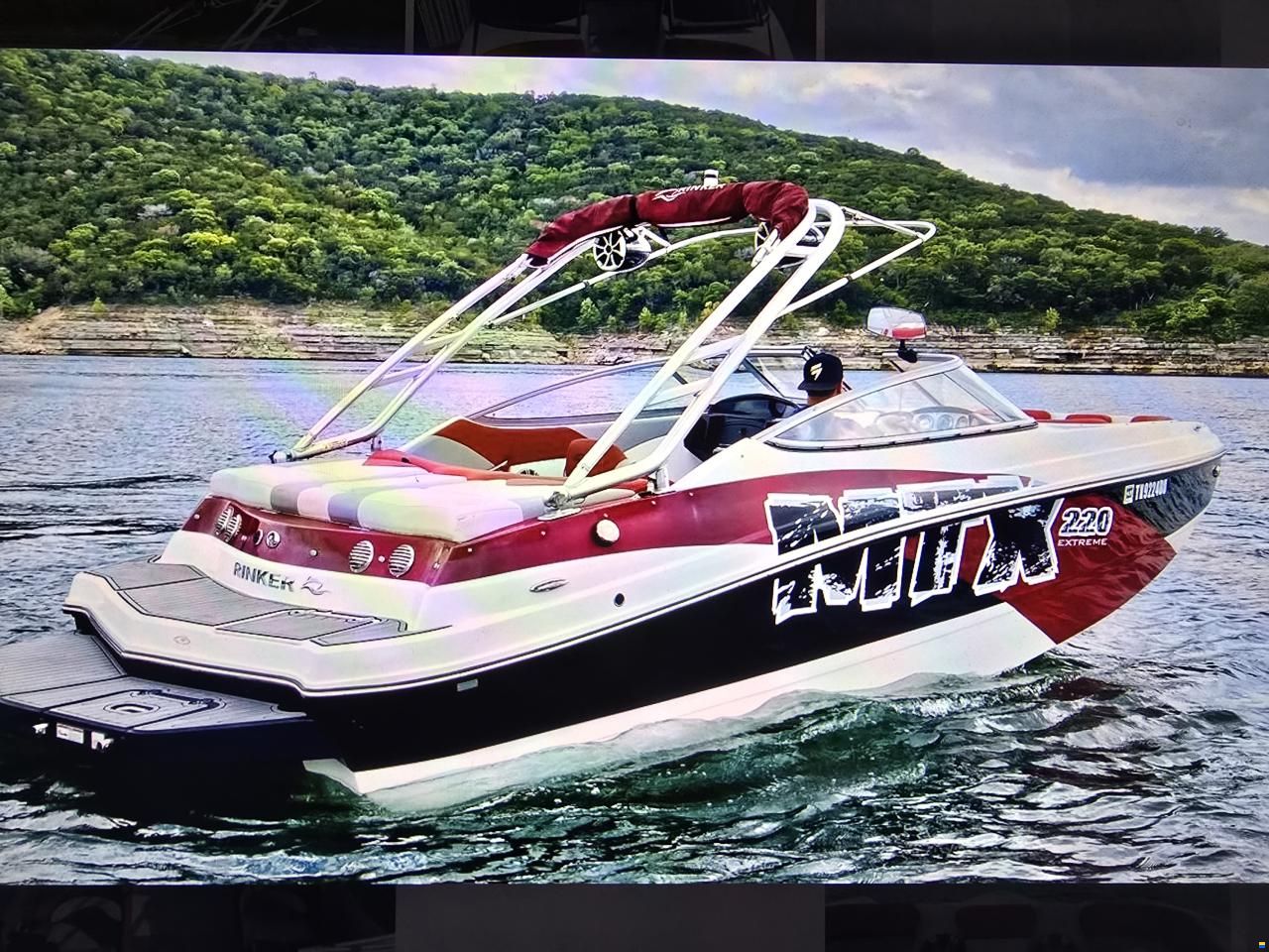 Rinker 220 MTX EXTREME