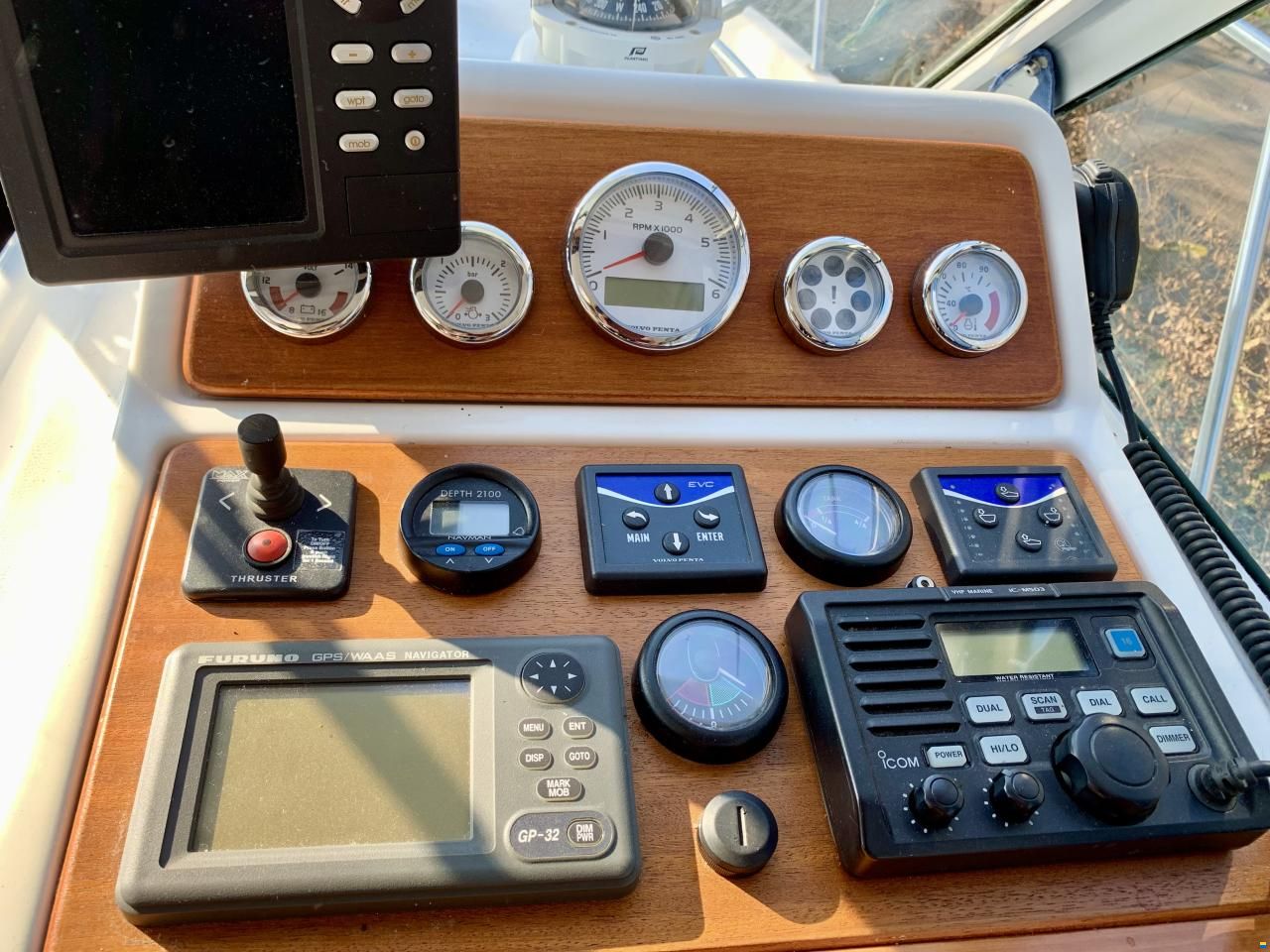 Beneteau Antares 760