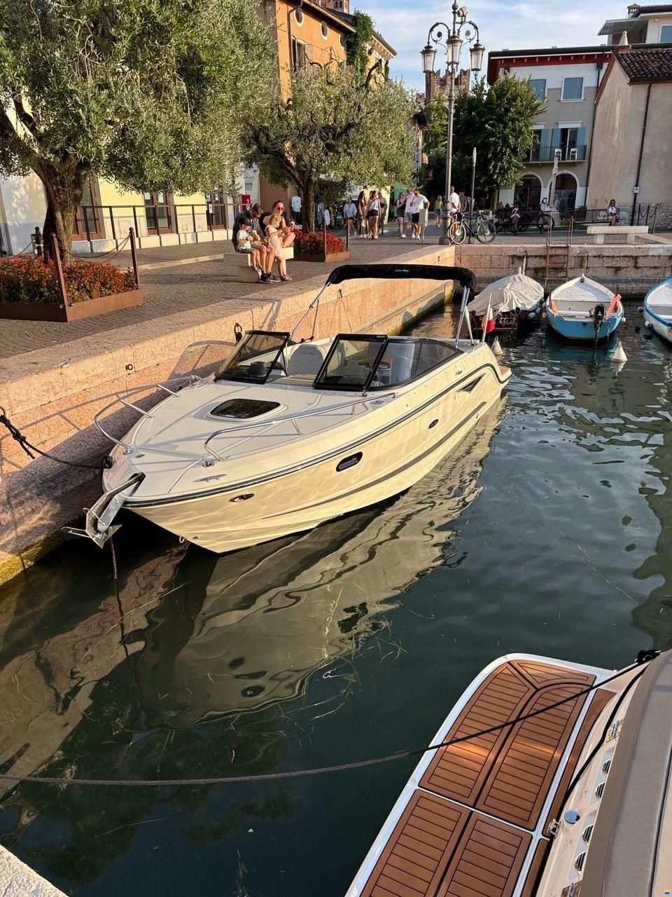 Sea Ray 250 SunSport