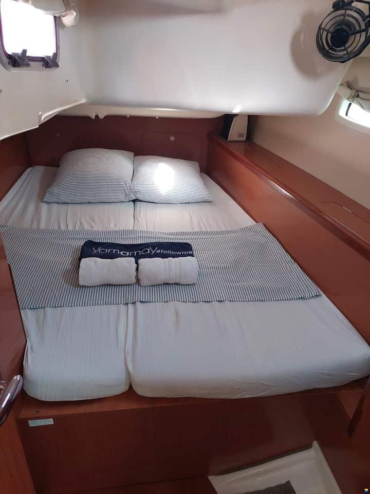 Beneteau Oc&eacute;anis 40