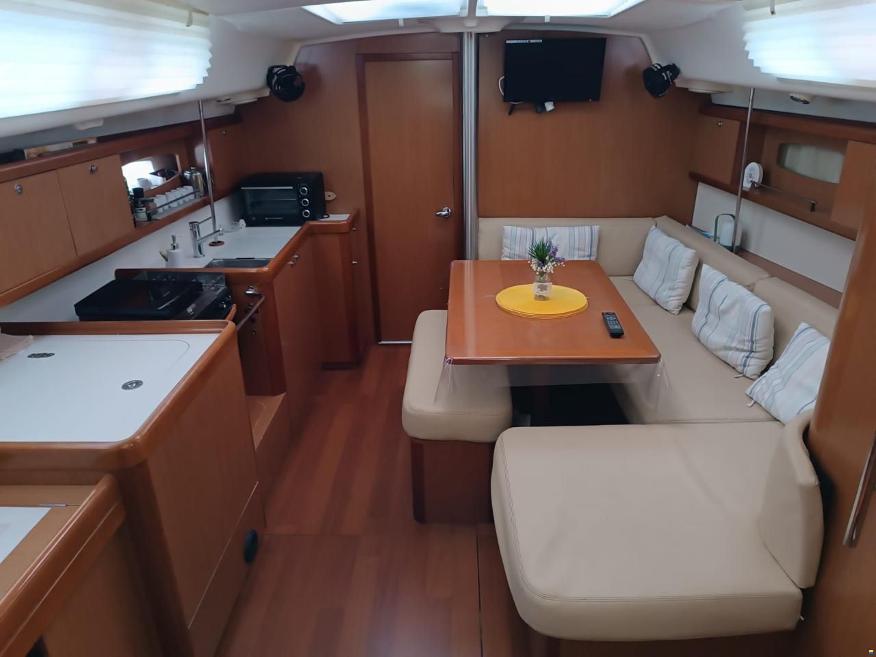 Beneteau Oc&eacute;anis 40