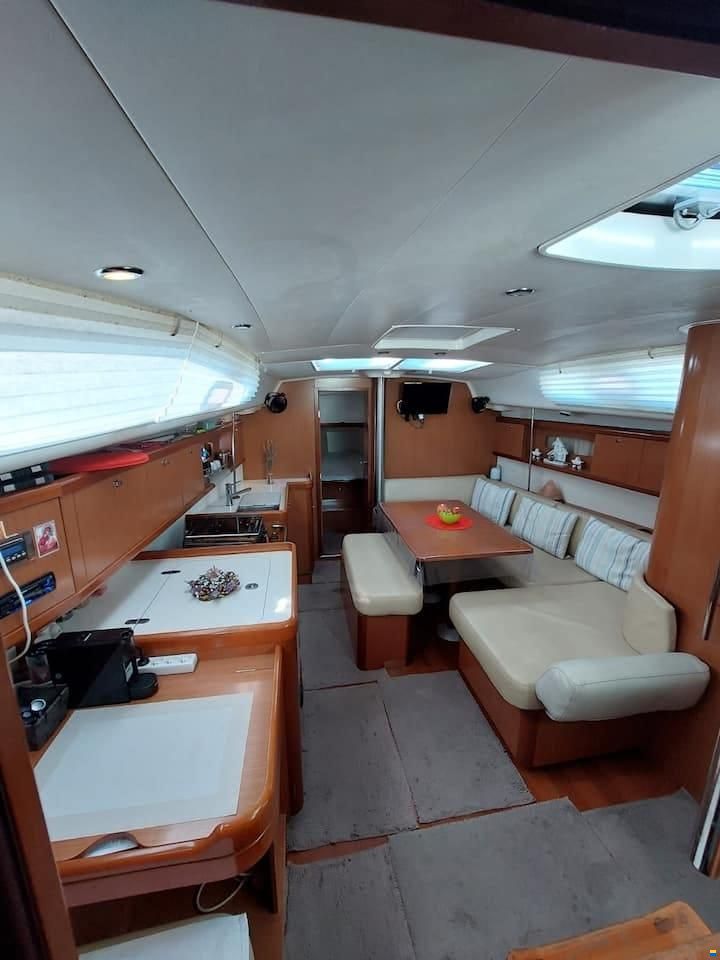 Beneteau Oc&eacute;anis 40