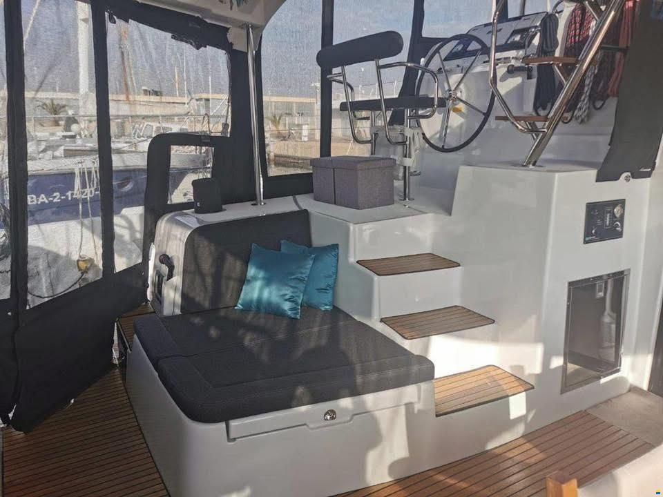 Lagoon 42