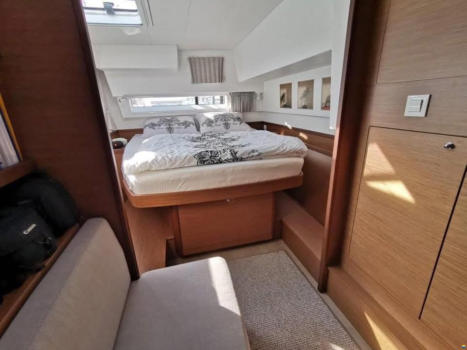 Lagoon 42